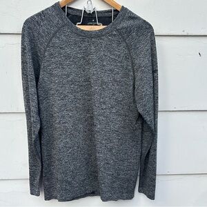 Fabletics Gray Long Sleeve Tee